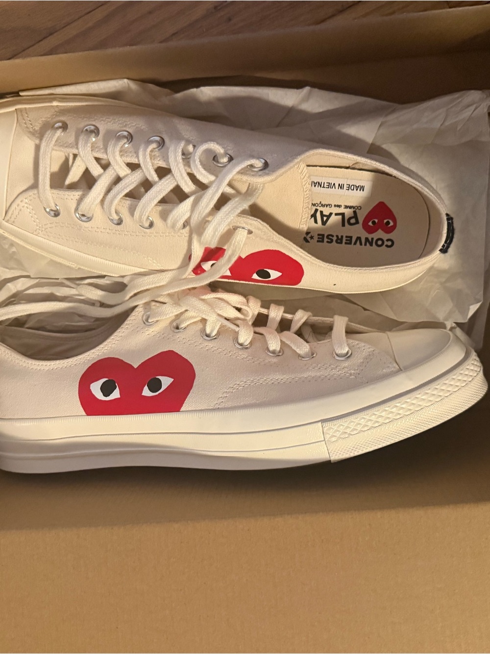 Converse PLAY White Kids Low-Top Sneakers with Red Heart Graphic